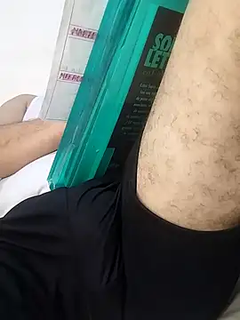 Snapshot of CRISTHIAN_GREY01 chatting on 27, 2, 2025 CRISTHIAN GREY01 online show from 27, 2, 2025