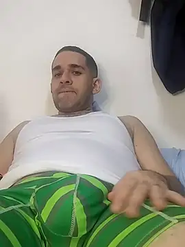 Snapshot of CRISTHIAN_GREY01 chatting on 15, 3, 2025 CRISTHIAN GREY01 online show from 15, 3, 2025