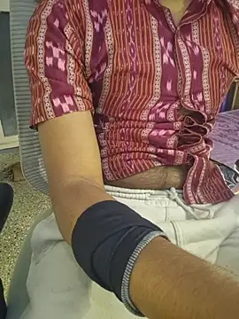 KissesBoyAD online show from 7, 3, 2026