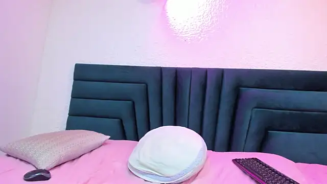 Snapshot of LisaWhite_ chatting on 16, 1, 2025 LisaWhite online show from 16, 1, 2025