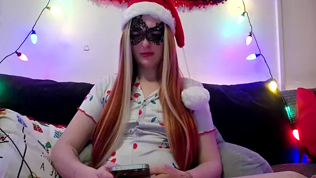 Snapshot of LexiSnowUK chatting on 3, 12, 2024 LexiSnowUK online show from 3, 12, 2024