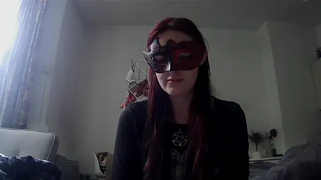 LexiSnowUK online show from 14, 6, 2026