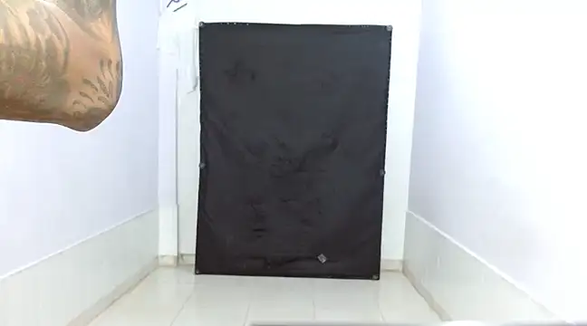 Snapshot of latino_hotxxx chatting on 26, 1, 2025 latino hotxxx online show from 26, 1, 2025