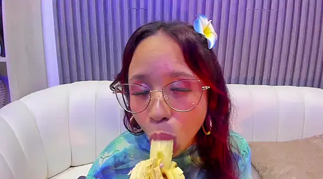 Snapshot of MelanieRoah chatting on 15, 3, 2025 MelanieRoah online show from 15, 3, 2025