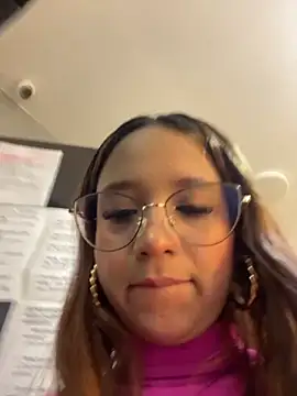 Snapshot of MelanieRoah chatting on 18, 10, 2025 MelanieRoah online show from 18, 10, 2025