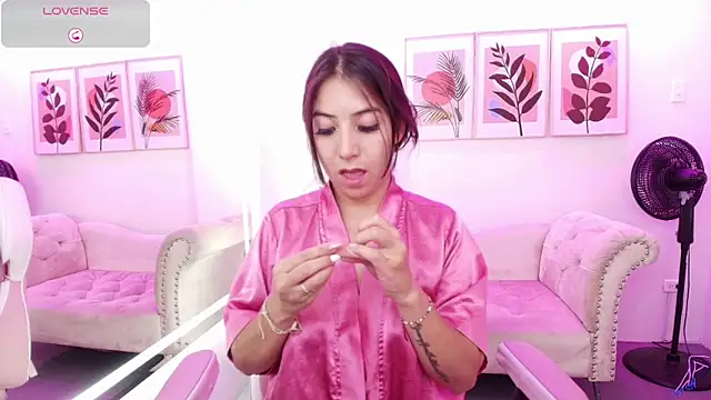 Ema louis  online show from 19, 3, 2026