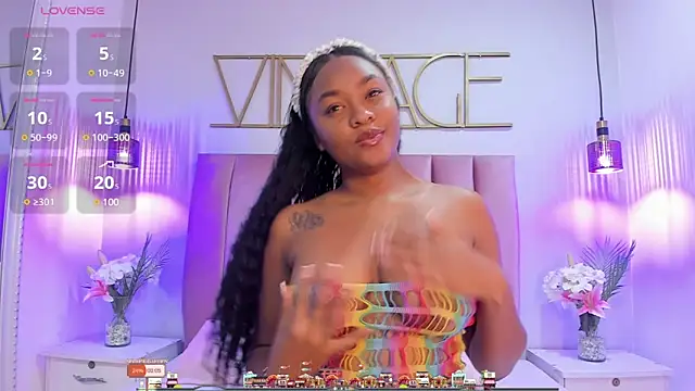 Snapshot of NaomyBaez chatting on 20, 12, 2024 NaomyBaez online show from 20, 12, 2024