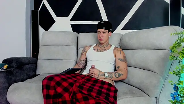 Snapshot of JUSTIN_FULLER1 chatting on 8, 11, 2025 JUSTIN FULLER1 online show from 8, 11, 2025