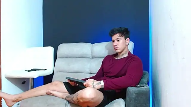 JUSTIN FULLER1 online show from 4, 4, 2026