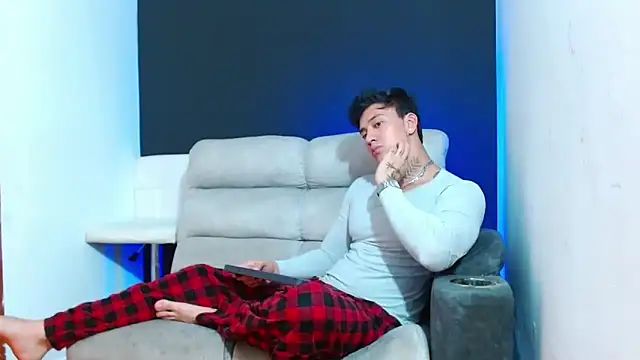 JUSTIN FULLER1 online show from 10, 4, 2026