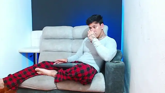 JUSTIN FULLER1 online show from 12, 4, 2026