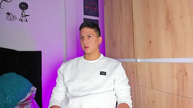 Snapshot of ANDREZALVAREZ chatting on 19, 12, 2024 ANDREZALVAREZ online show from 19, 12, 2024