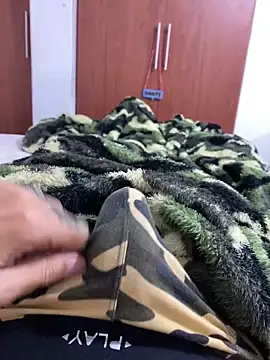 Snapshot of dantedesirexx chatting on 2, 2, 2025 dantedesirexx online show from 2, 2, 2025