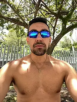 Snapshot of dantedesirexx chatting on 25, 9, 2025 dantedesirexx online show from 25, 9, 2025