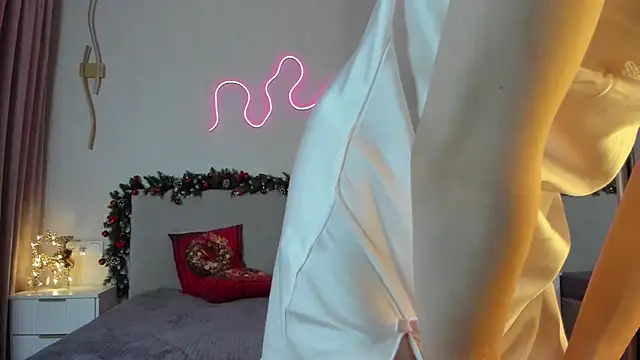 Snapshot of flora_off chatting on 10, 1, 2025 flora off online show from 10, 1, 2025