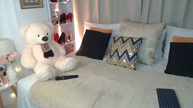 AnnaRouge online show from 2, 4, 2026