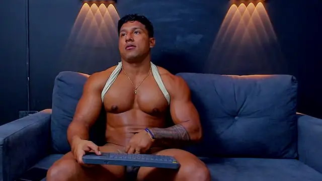 Snapshot of CallumMuscle chatting on 7, 3, 2025 CallumMuscle online show from 7, 3, 2025