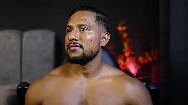 Snapshot of CallumMuscle chatting on 6, 11, 2025 CallumMuscle online show from 6, 11, 2025