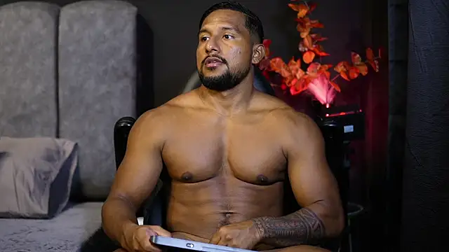 Snapshot of CallumMuscle chatting on 7, 11, 2025 CallumMuscle online show from 7, 11, 2025