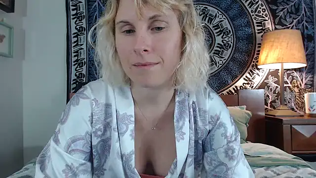 Snapshot of Cutikatxoxo chatting on 11, 2, 2025 Cutikatxoxo online show from 11, 2, 2025