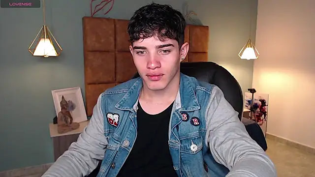 AlejooTwink online show from 7, 2, 2025