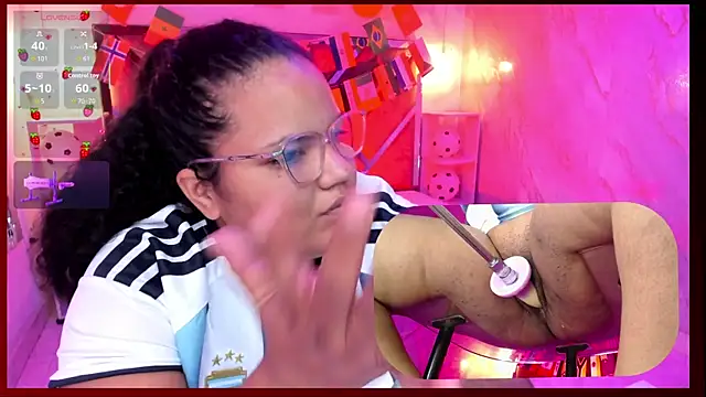 Snapshot of MhiaRey chatting on 4, 7, 2026 MhiaRey online show from 4, 7, 2026