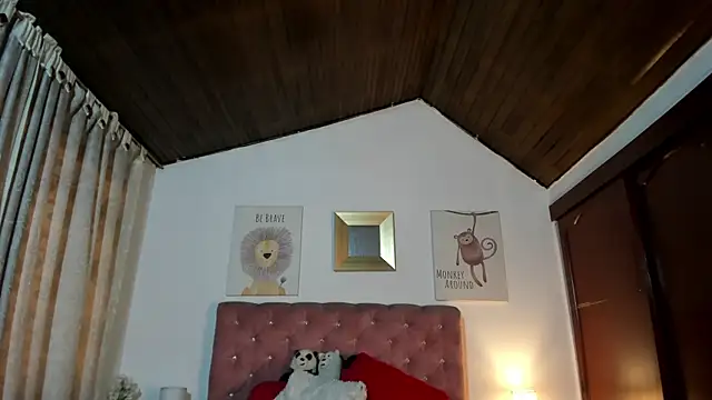 CelessteRedds online show from 16, 4, 2026