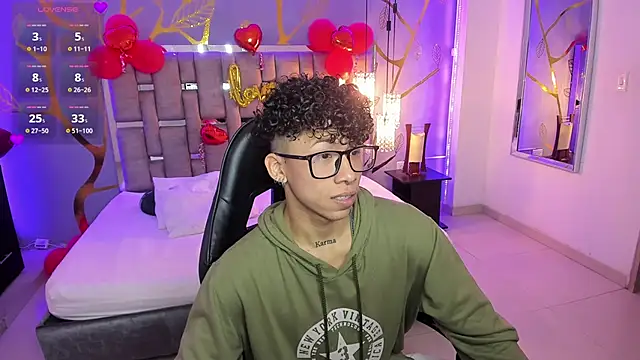 AkazaBoy  online show from 7, 2, 2025