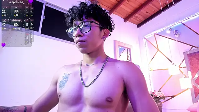 AkazaBoy  online show from 15, 3, 2025