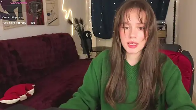 Snapshot of Emillias chatting on 4, 2, 2026 Emillias online show from 4, 2, 2026