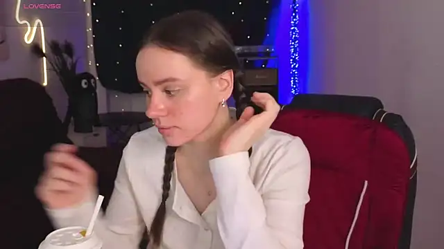 Snapshot of Emillias chatting on 7, 2, 2026 Emillias online show from 7, 2, 2026