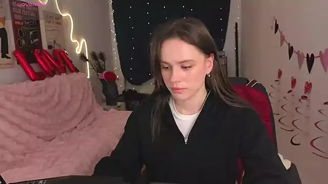 Snapshot of Emillias chatting on 12, 2, 2026 Emillias online show from 12, 2, 2026