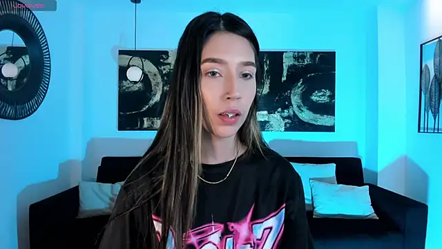 Snapshot of TaraLawrence chatting on 24, 9, 2025 TaraLawrence online show from 24, 9, 2025