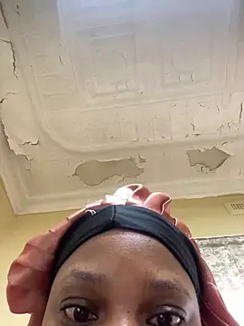 Snapshot of BeautyAuroa chatting on 17, 2, 2025 BeautyAuroa online show from 17, 2, 2025