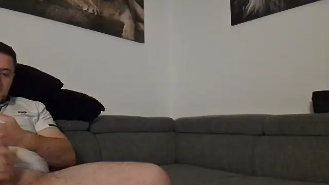 Snapshot of LoveXAddict chatting on 5, 1, 2025 LoveXAddict online show from 5, 1, 2025