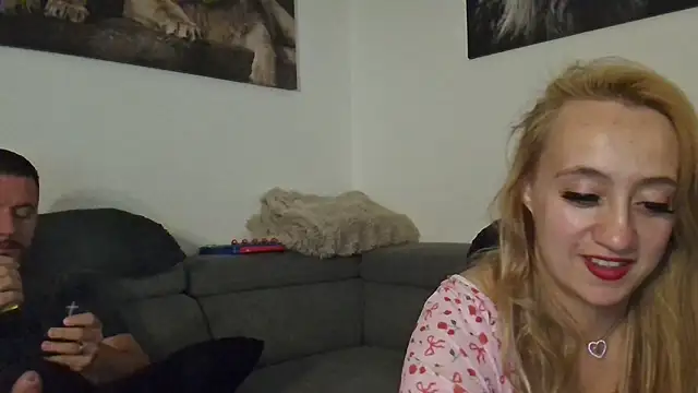 Snapshot of LoveXAddict chatting on 28, 9, 2025 LoveXAddict online show from 28, 9, 2025