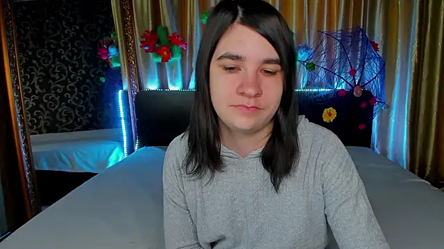  Polly Love  online show from 9, 3, 2026