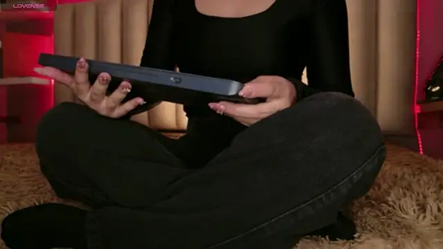 Snapshot of Megan_mooree_ chatting on 17, 6, 2026 Megan mooree online show from 17, 6, 2026