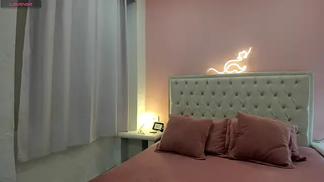 Gabycutee online show from 11, 2, 2025