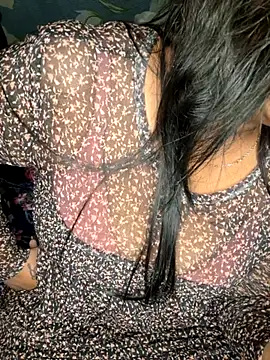 Snapshot of IndieSM chatting on 7, 11, 2025 IndieSM online show from 7, 11, 2025