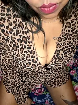 Snapshot of IndieSM chatting on 22, 11, 2025 IndieSM online show from 22, 11, 2025