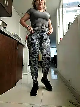 Snapshot of ELEKTRA-LUXURY chatting on 20, 3, 2025 ELEKTRA-LUXURY online show from 20, 3, 2025