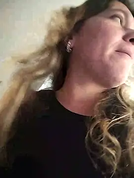 Snapshot of ELEKTRA-LUXURY chatting on 20, 3, 2025 ELEKTRA-LUXURY online show from 20, 3, 2025