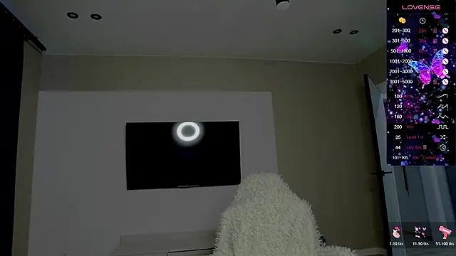 Holly Molii online show from 2, 12, 2025