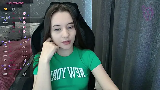 Snapshot of Alice_Weiss chatting on 17, 7, 2026 Alice Weiss online show from 17, 7, 2026
