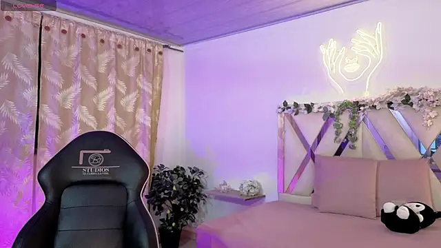 hina tay online show from 9, 4, 2026