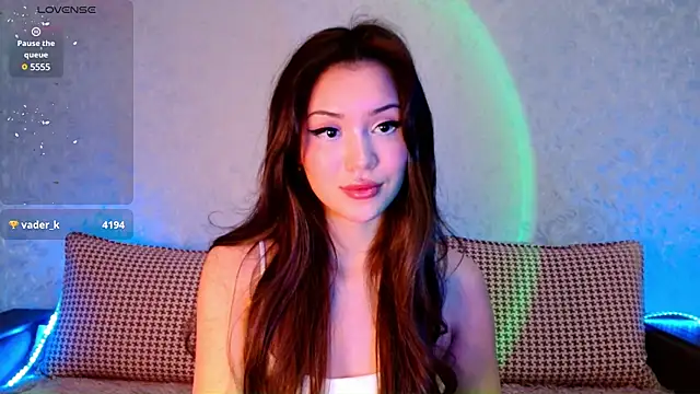 Min Jee  online show from 19, 2, 2025