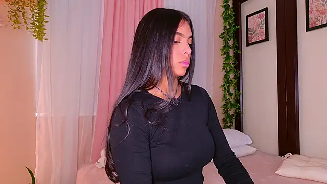 Snapshot of Zafiiro_Blue chatting on 23, 11, 2025 Zafiiro Blue online show from 23, 11, 2025