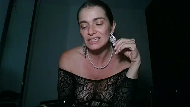 Liloo8923 online show from 6, 12, 2024