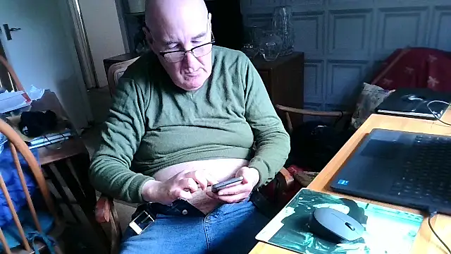 Adamdaddybear online show from 22, 2, 2025